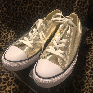 Size 7.5 gold metallic converse, like new!!